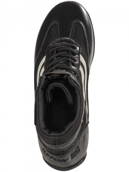 Scarpe da allenamento a stivali alti.