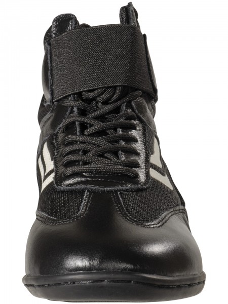 Scarpe da allenamento a stivali alti.